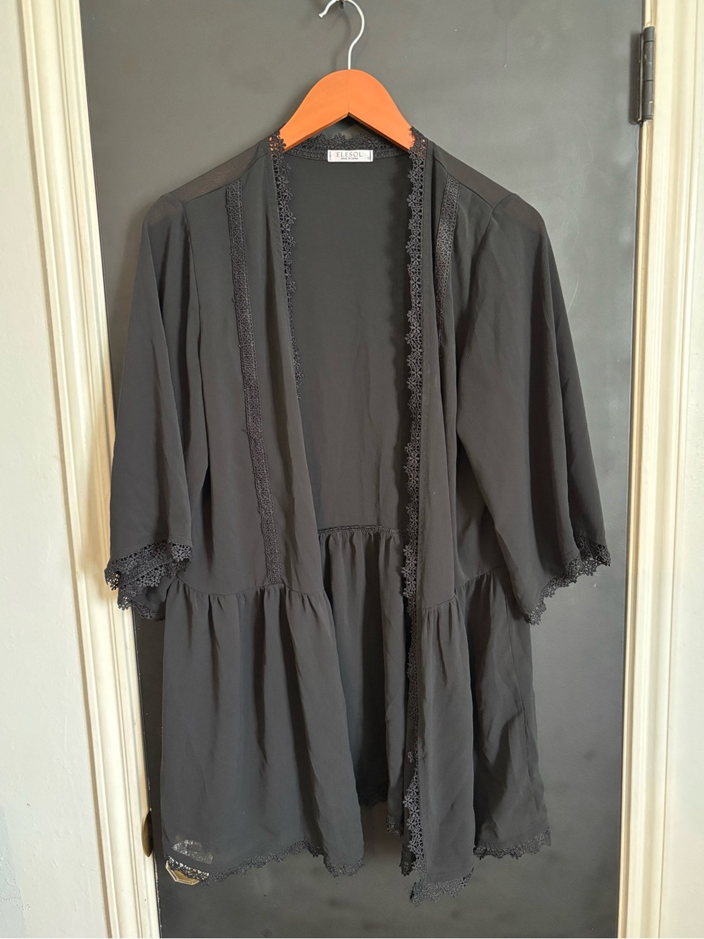 Elesol Black Lace-Trim Lightweight Robe